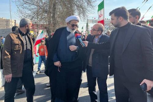 حضور مردم در راهپیمایی ۲۲ بهمن یعنی انقلاب بیدار است