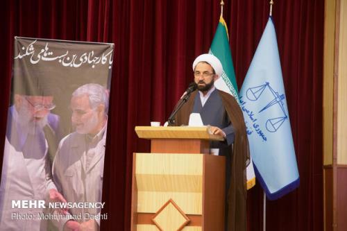 كاهش جمعیت كیفری با ترویج فرهنگ سازش رویكرد دادگستری اردبیل