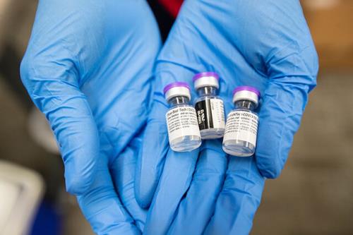 تشکیل پرونده قضایی برای تزریق واکسن های خارجی کرونا در کاشان