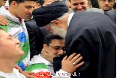 قهرمان وزنه برداری هدیه رهبری رابرای آزادی زندانیان به فروش گذاشت