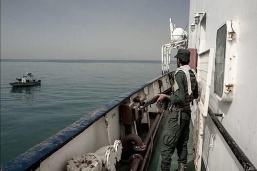توقیف شناور حامل ۲۵۰ هزار لیتر سوخت قاچاق در خلیج فارس