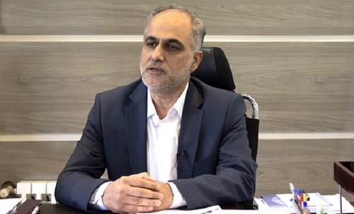 موج سواری روی شکستگی سر یک دختر