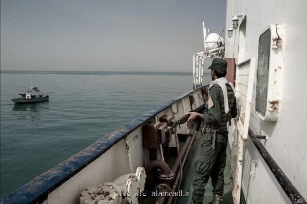 توقیف شناور حامل ۲۵۰ هزار لیتر سوخت قاچاق در خلیج فارس