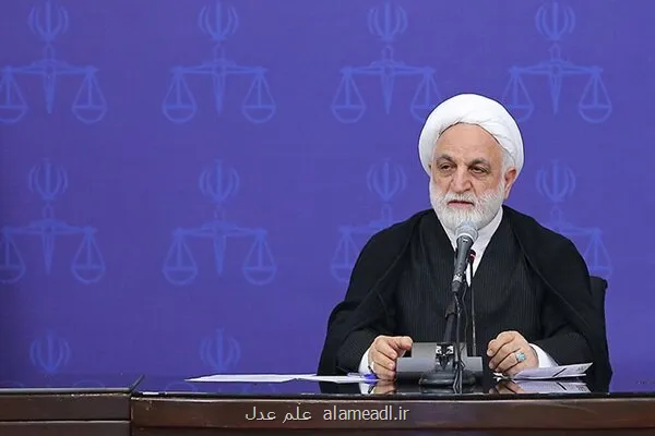از کسی که آب به آسیاب دشمن می ریزد، نگذریم
