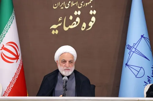 دیگر جای آزمون و خطا در مبارزه با فساد نیست